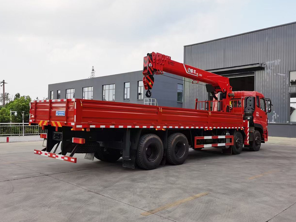 東風(fēng)天龍前四后八威龍14噸5節(jié)臂吊機(jī)